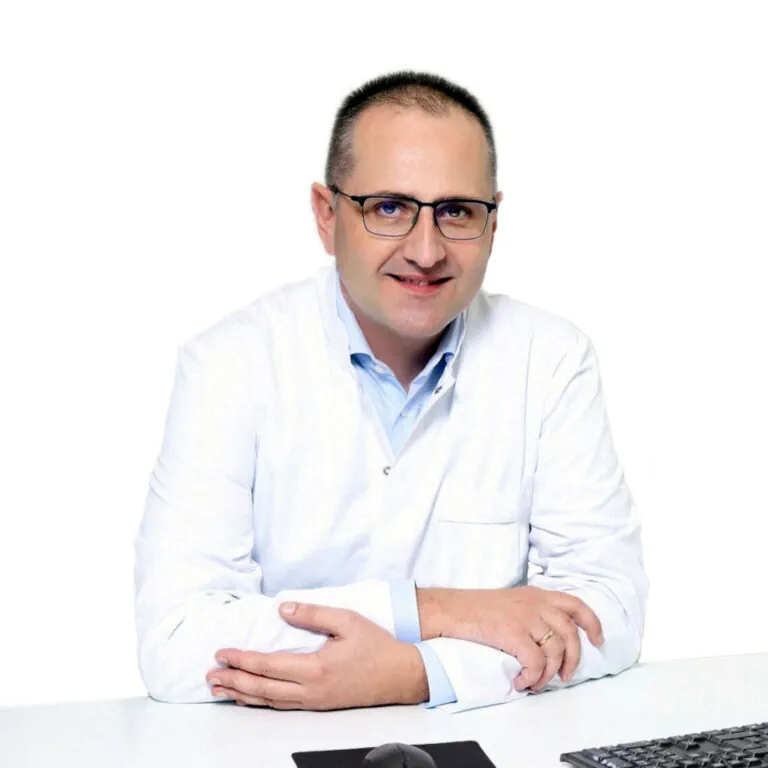dr Dušan Škiljević